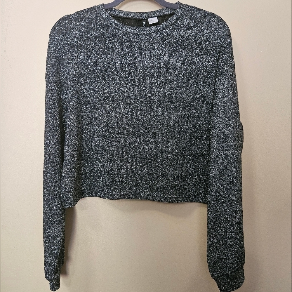 NWT Divided Women's Size S Metalic Black Cropped Sweater
